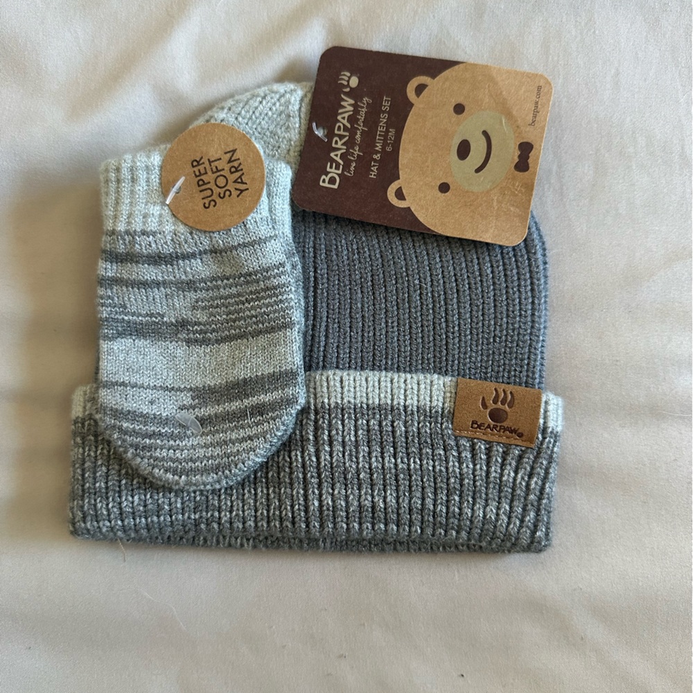BearPaw Gray Hat & Mittens Set